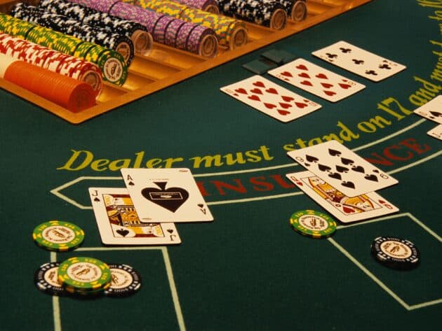Baccarat va nhung hanh vi tren ban cuoc cua nguoi Trung Quoc