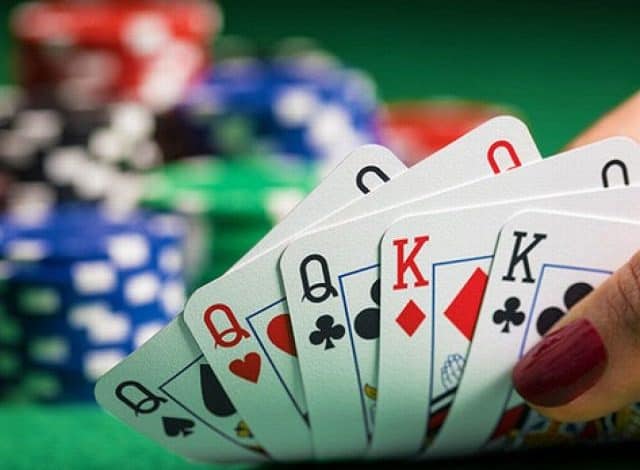 Đánh sâm lốc hiệu quả với bài nhiều đôi