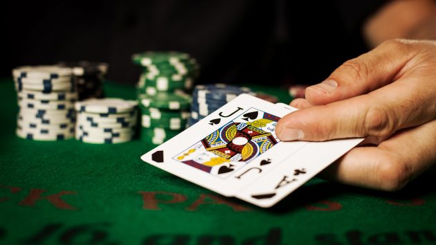 Mot vai net rieng dac trung ton tai trong game Blackjack nguoi choi can nam bat