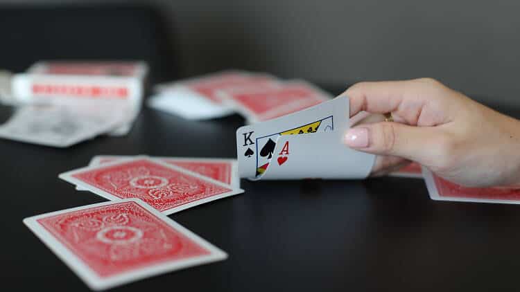 Những sai lầm trong Blackjack nếu bạn tránh được thì sẽ chơi tốt hơn nhiều