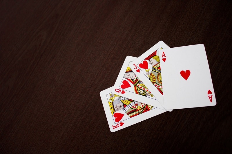 Tiến lên là một game bài có cách chơi như nào mà nó lại đứng top game hot?