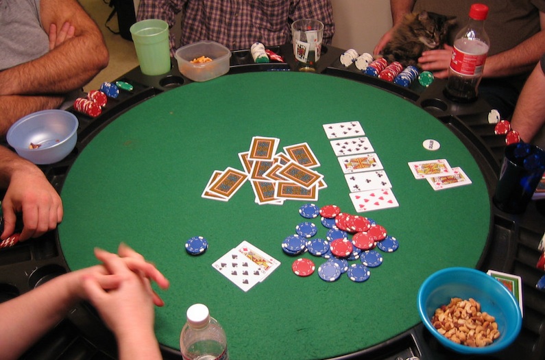 Poker được khái niệm là gì?