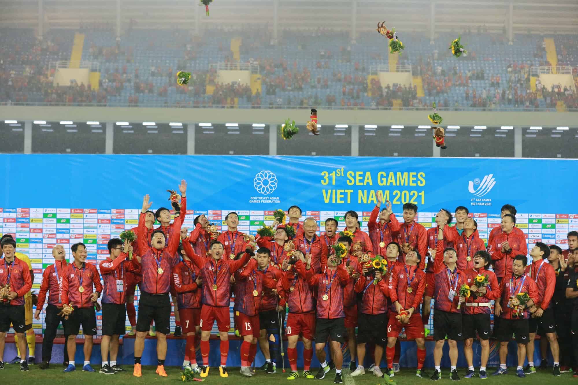Phân tích ưu điểm và nhược điểm của kèo Half time và Full time?