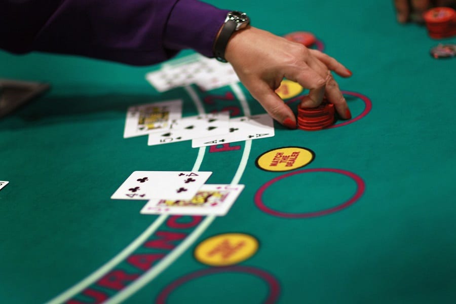 Chỉ dẫn đầy đủ cách để kiếm tiền từ trò chơi Baccarat đơn giản nhất