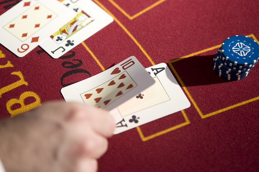 Chia sẻ cách để gia tăng tối đa ván bài thắng của người chơi trong Blackjack