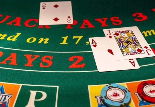 Hé lộ về cách để chắc chắn 100% kiếm được tiền trong bài Blackjack