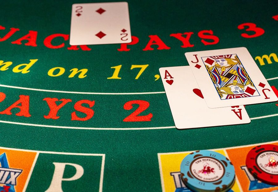 Hé lộ về cách để chắc chắn 100% kiếm được tiền trong bài Blackjack