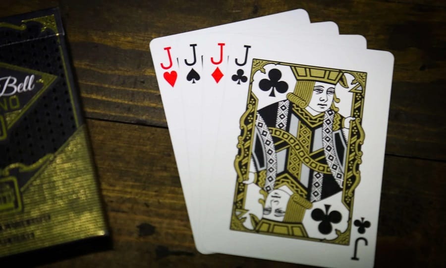 Những kiến thức quan trọng để chơi Poker với cơ hội thắng trước đối thủ lớn nhất